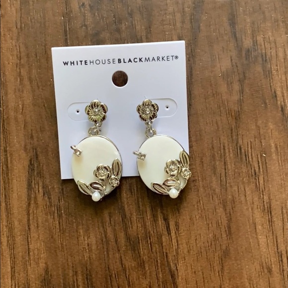 WHBM stone & mother of pearl floral drop earring - Picture 9 of 14